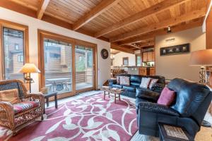 Tennis Townhomes #1340: 2