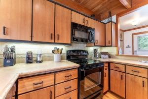 Tennis Townhomes #1340: 2