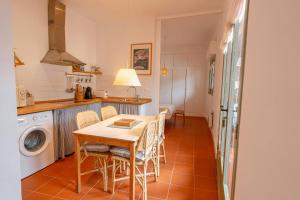 ApartmentsTamariu5 Cozy Retreat with Terrace