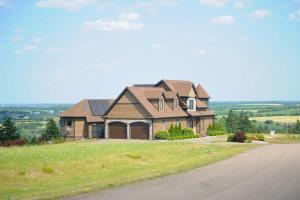 New Glasgow Pool House - Indoor Pool - Sleeps 14