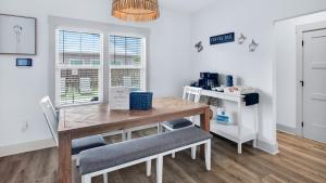 Heated Pool! 4BR Pool Home, Sleeps 15, Game Room & Minutes to 30A & Pier Park