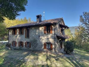 Exclusive Holiday Villa with Private Pool between Marche and Umbria