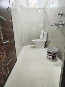 Gourinandan lodge 300m from sea beach 1km from railway station