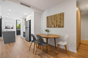 Canberra Central 2b2b with 2 Parkings across largest Mall Single Room suite