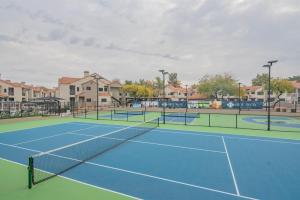 Near Stadiums Group Stay for Sports Enthusiast