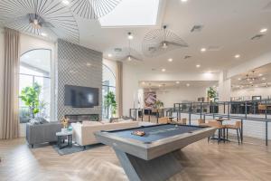 Near Stadiums Group Stay for Sports Enthusiast