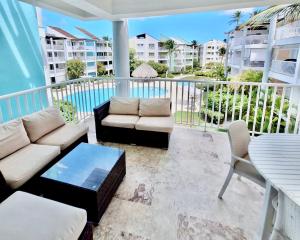 Playa Turquesa Ocean Club, P-301, free beach chairs on private beach