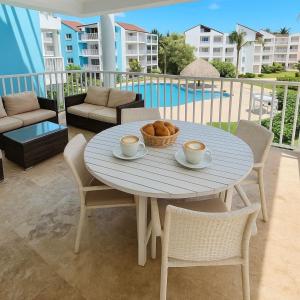 Playa Turquesa Ocean Club, P-301, free beach chairs on private beach