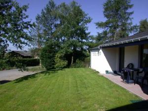 Sunny Cottage with Pool