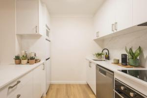 Comfortable Apt in Northbridge wtih Pool & WiFi