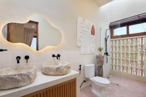 3BR Tumbak Bayuh with balcony bath & stunning view