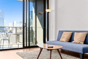 9th Floor Brisbane Retreat - River Views with parking