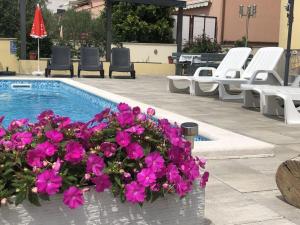 1 Villa Colonia