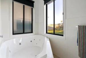 Surfside Getaway Caves Beach Absolute Beachfront