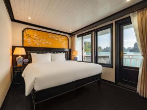 Cozy Bay Cruise
