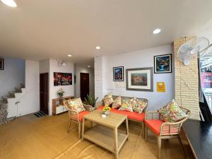 Aura Hotel Phi Phi