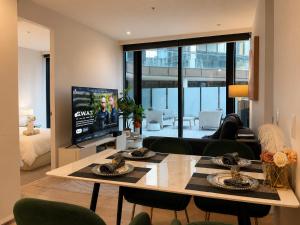 Monlando 2bed 2bath Spa Pool Gym Sauna And Parking