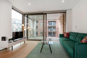 Spacious Battersea Power Station 2 Bed