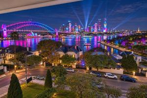 Sydney Opera and Harbour Bridge Spectacular Views