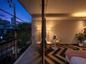 Common Living Iconsiam