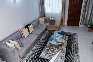 Serena Road Villa- Anmo Suites