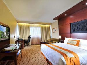 Adehotel