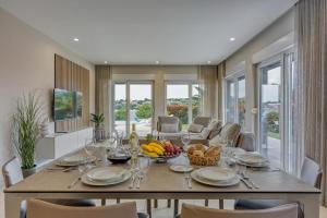 Elegant Panoramic Seaview Apartments