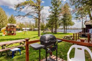 Beach, BBQ, Waterfront Ambleside Resort in Bobcaygeon, Kawartha
