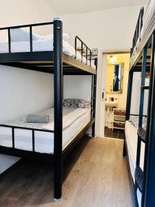 Kingslanding Old Town Hostel