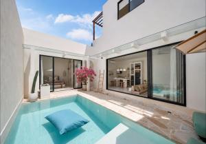 Madame - Chic Mediterranean 3BR Escape with Rooftop Terrace