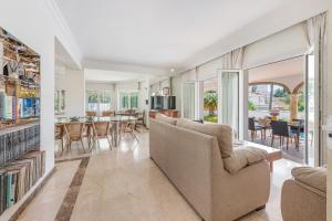 LXR Blue Horizon 6BDR Close to the sea