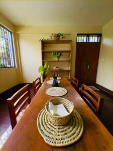 Cozy Homestay Triple Room Iris Safari B&B
