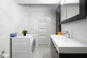 A Luxury & Comfortable Apt in Athens