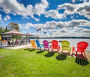 Beach, BBQ, Waterfront Ambleside Resort in Bobcaygeon, Kawartha