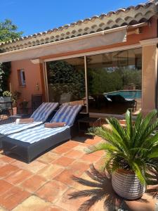 Petite maison à lentrée de Saint-Tropez