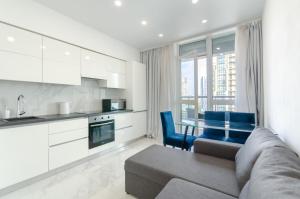 17-122 French Quarter 2, John McCain 1b, Kyiv centre, stunning city view, 15 kW backup power, Petrovdim Apartment