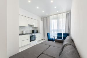 17-122 French Quarter 2, John McCain 1b, Kyiv centre, stunning city view, 15 kW backup power, Petrovdim Apartment