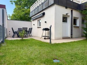 Ferienwohnung mit Garten und Parkplatz mitten in Neumarkt