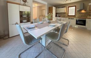 Awesome Home In Malinska