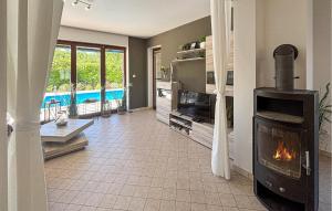Awesome Home In Malinska
