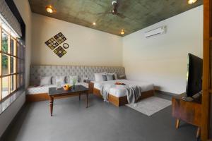 Claystone Retreat ,4BR near Old Shrinathji Temple, Udaipur