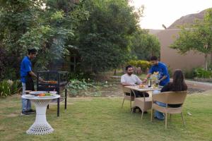 Claystone Retreat ,4BR near Old Shrinathji Temple, Udaipur