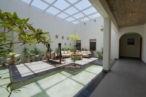 Claystone Retreat ,4BR near Old Shrinathji Temple, Udaipur