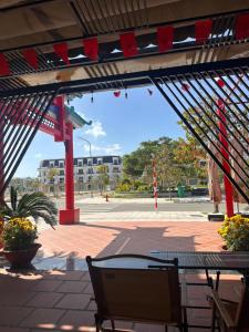 Kiên đẹp trai homestay sát biển