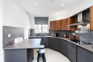 luxury apartment - Birmingham -free onsite parking