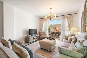 Stunning 2 bed apt in La Ola RDR548