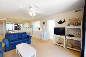 Waterfront condo with balcony washer & dryer pools & gym
