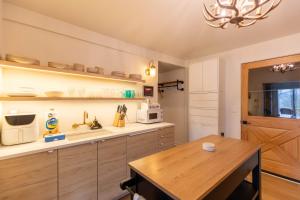 Moondrift Retreat at Linville Land Harbor