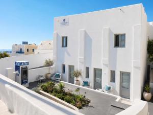 Sleep with Me- Fira Center, Capital