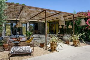Bastide dou Pastre Family friendly house with amazing view